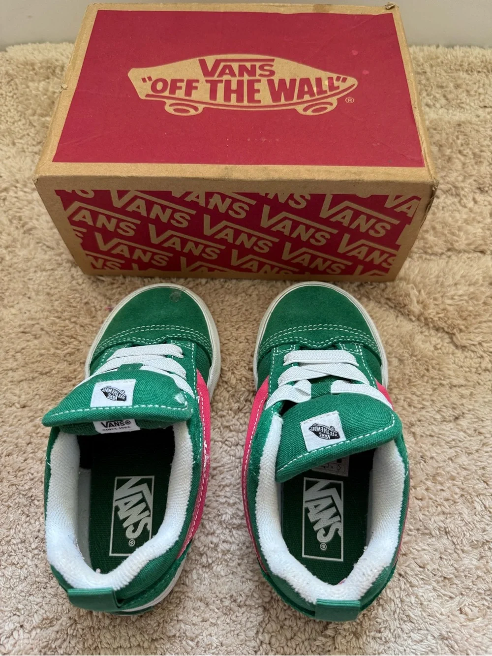 Vans Kids Low-Top Sneakers Green with Pink Stripe- Size 9